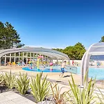 Camping Mobil Proche Du Paradis Des Plages *
