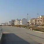 Mobil Proche Du Paradis Des Plages *