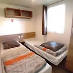Mobil Proche Du Paradis Des Plages