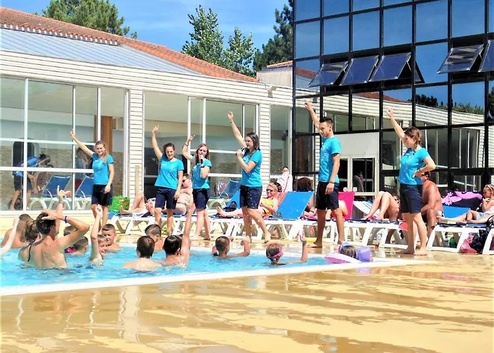 Camping Mobil Proche Du Paradis Des Plages