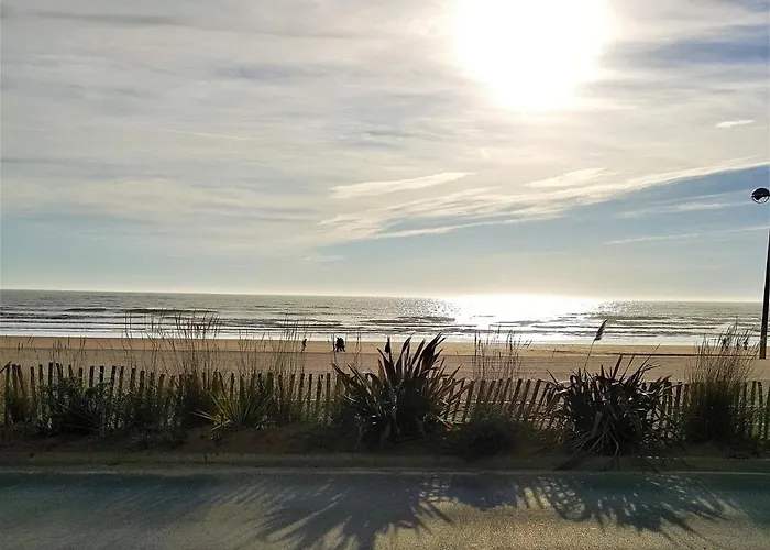 Mobil Proche Du Paradis Des Plages