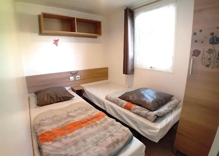 Mobil Proche Du Paradis Des Plages