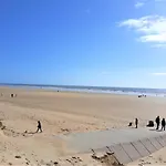 Mobil Proche Du Paradis Des Plages *