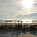 Mobil Proche Du Paradis Des Plages