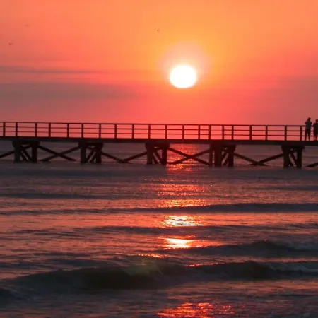 Mobil Proche Du Paradis Des Plages Сен-Жан-де-Мон