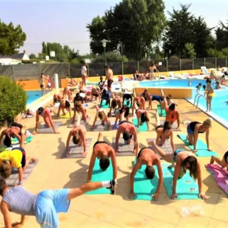 Mobil Proche Du Paradis Des Plages