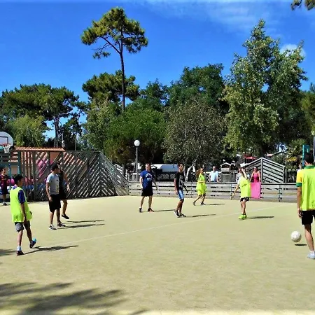 Mobil Proche Du Paradis Des Plages Сен-Жан-де-Мон