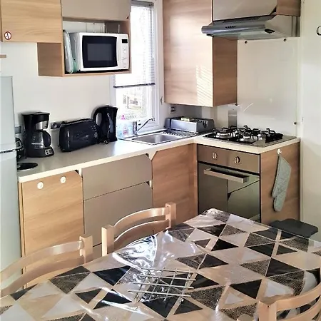 Mobil Proche Du Paradis Des Plages * Сен-Жан-де-Мон