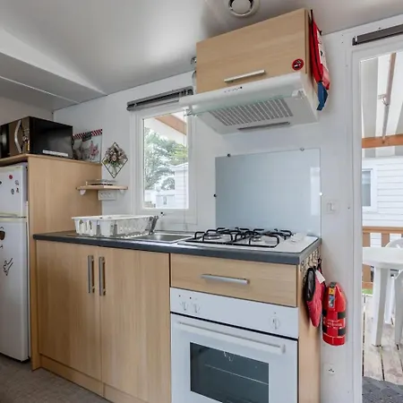 Mobil Proche Du Paradis Des Plages Сен-Жан-де-Мон