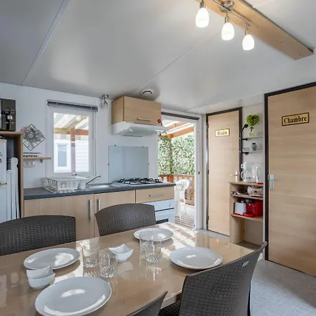 Кемпинг Mobil Proche Du Paradis Des Plages