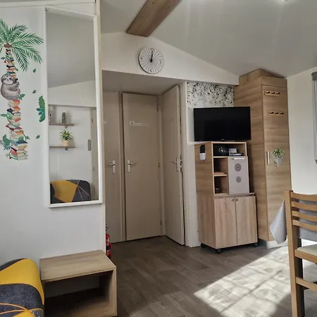 Mobil Proche Du Paradis Des Plages