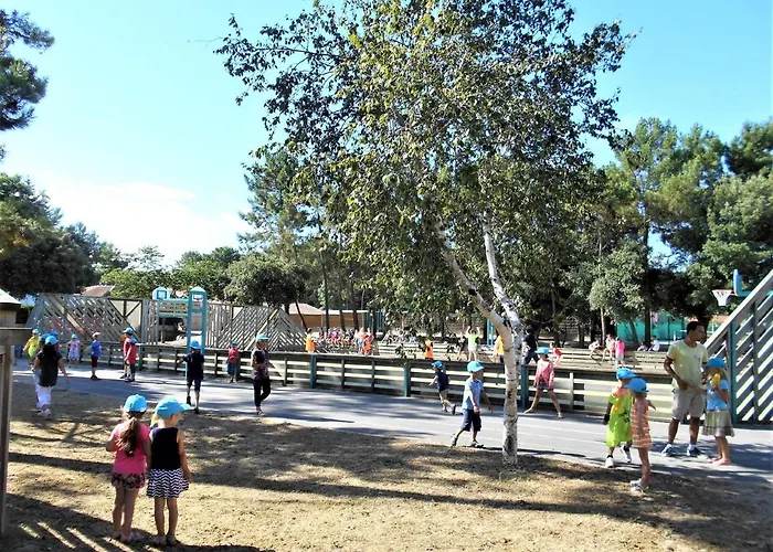 Mobil Proche Du Paradis Des Plages