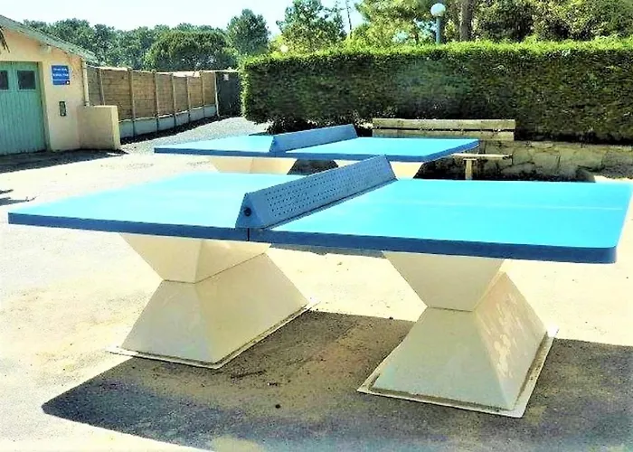 Camping Mobil Proche Du Paradis Des Plages *