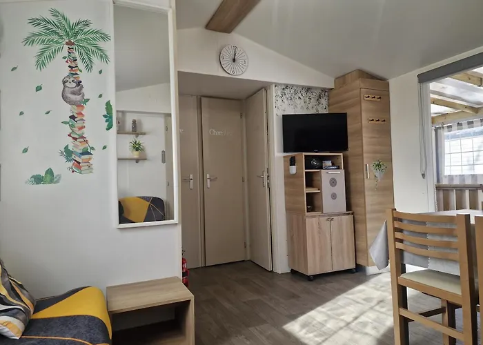 Mobil Proche Du Paradis Des Plages